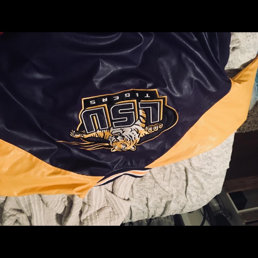 LSU - Picture 2 of 4